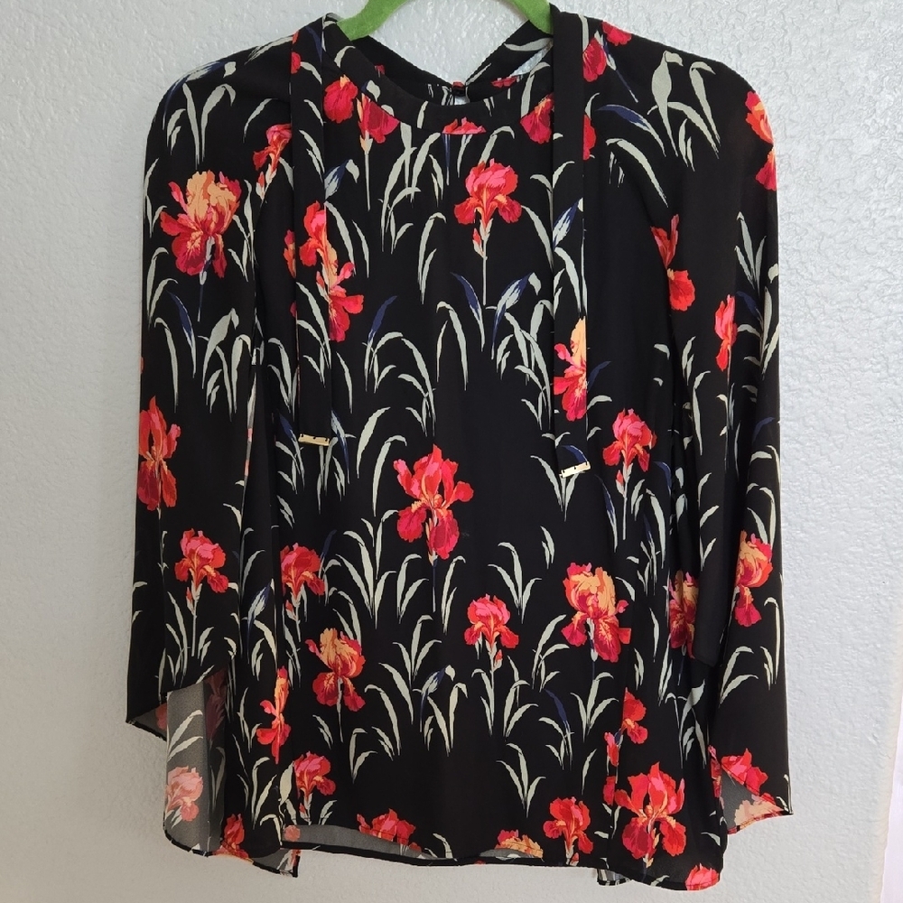 Red and Green Relaxed Graphic Blouse